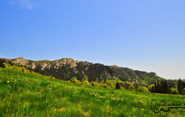 Punct şi de la capăt! Vârful Ciucaş şi bătaie cu zăpadă la apus