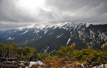 Piatra Craiului:  tură primăvăratică pe vârful Piatra Mică