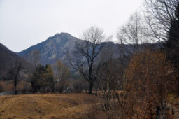 Munții Leaota: vf Vârtoapele la granița dintre iarnă și primăvară