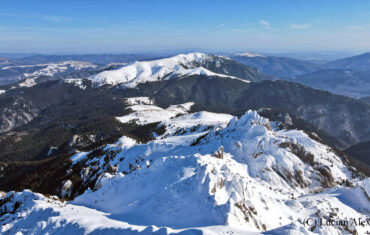 Tură de 1 zi pe vârful Ciucaş – cu zăpadă, senin şi peisaje de poveste